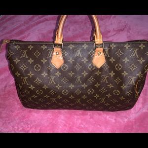 Authentic speedy 40 Louis Vuitton handbag